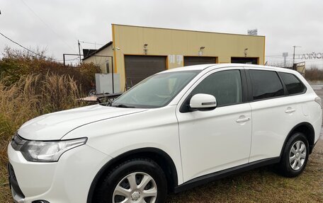 Mitsubishi Outlander III рестайлинг 3, 2014 год, 1 250 000 рублей, 1 фотография