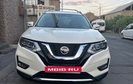 Nissan Rogue II, 2018 год, 2 100 000 рублей, 2 фотография