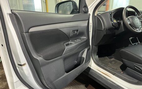 Mitsubishi Outlander III рестайлинг 3, 2014 год, 1 250 000 рублей, 7 фотография