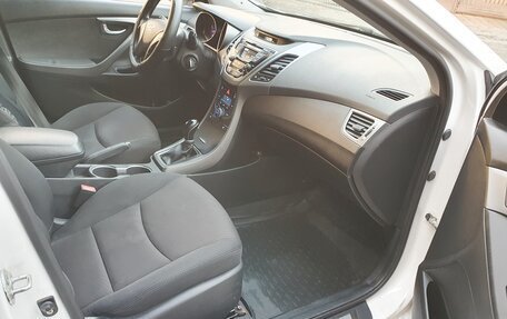 Hyundai Elantra V, 2015 год, 1 050 000 рублей, 2 фотография