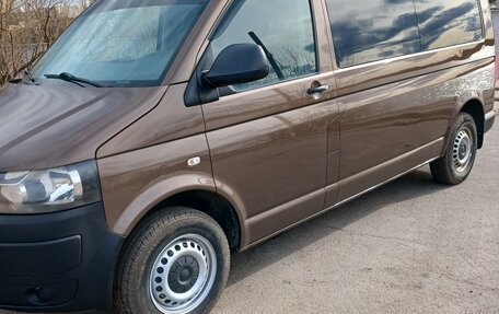 Volkswagen Caravelle T5, 2011 год, 1 400 000 рублей, 1 фотография