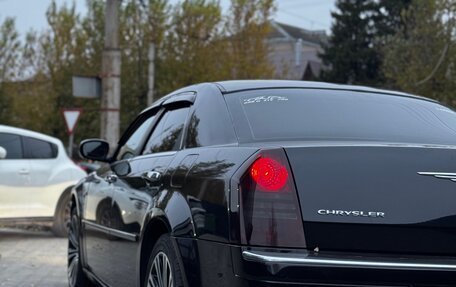 Chrysler 300C II, 2006 год, 1 800 000 рублей, 8 фотография