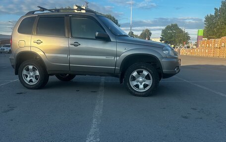 Chevrolet Niva I рестайлинг, 2012 год, 600 000 рублей, 28 фотография