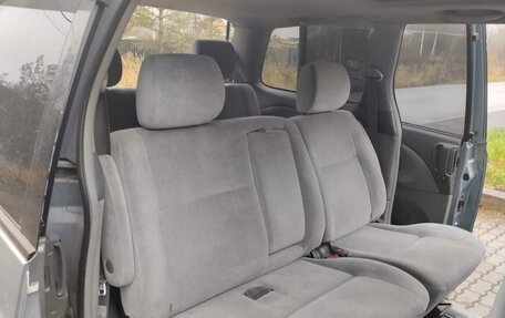 Toyota Estima III рестайлинг -2, 2002 год, 700 000 рублей, 7 фотография