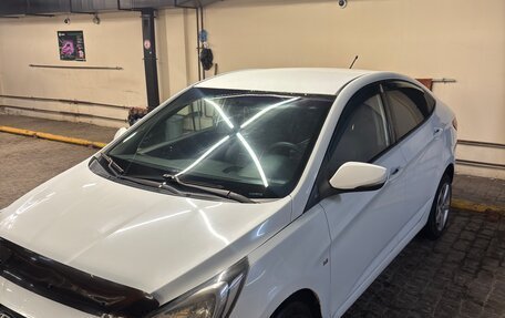 Hyundai Solaris II рестайлинг, 2011 год, 770 000 рублей, 5 фотография