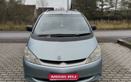 Toyota Estima III рестайлинг -2, 2002 год, 700 000 рублей, 3 фотография