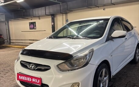 Hyundai Solaris II рестайлинг, 2011 год, 770 000 рублей, 4 фотография