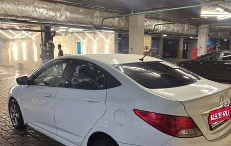 Hyundai Solaris II рестайлинг, 2011 год, 770 000 рублей, 7 фотография