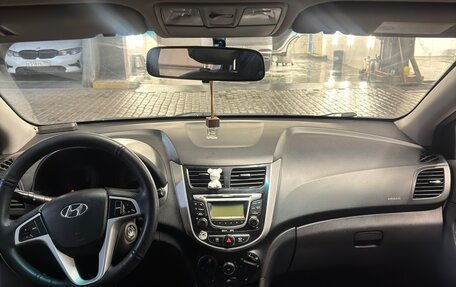 Hyundai Solaris II рестайлинг, 2011 год, 770 000 рублей, 14 фотография