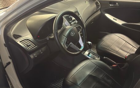 Hyundai Solaris II рестайлинг, 2011 год, 770 000 рублей, 13 фотография