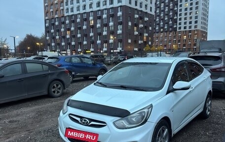 Hyundai Solaris II рестайлинг, 2011 год, 770 000 рублей, 24 фотография