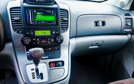 KIA Carnival III, 2009 год, 1 500 000 рублей, 21 фотография