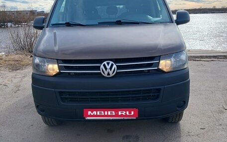 Volkswagen Caravelle T5, 2011 год, 1 400 000 рублей, 3 фотография