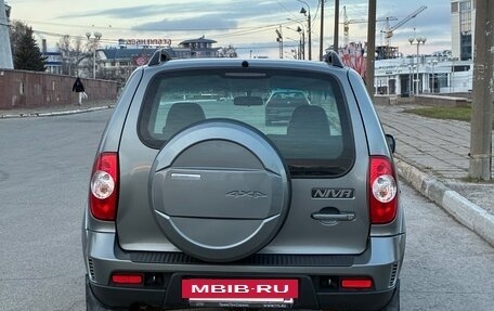 Chevrolet Niva I рестайлинг, 2012 год, 599 000 рублей, 3 фотография