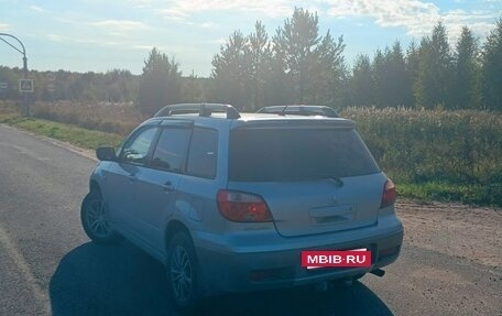 Mitsubishi Outlander III рестайлинг 3, 2008 год, 585 000 рублей, 4 фотография