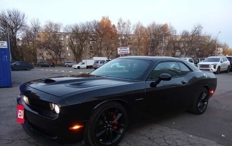 Dodge Challenger III рестайлинг 2, 2022 год, 5 600 000 рублей, 3 фотография