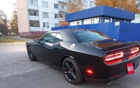 Dodge Challenger III рестайлинг 2, 2022 год, 5 600 000 рублей, 7 фотография
