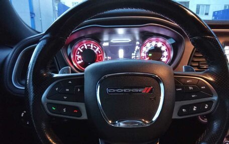 Dodge Challenger III рестайлинг 2, 2022 год, 5 600 000 рублей, 11 фотография