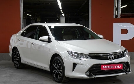 Toyota Camry, 2017 год, 2 298 000 рублей, 3 фотография