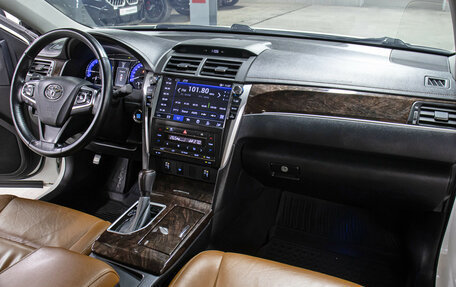 Toyota Camry, 2017 год, 2 298 000 рублей, 11 фотография
