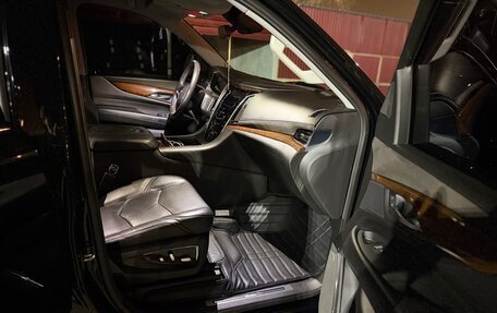 Cadillac Escalade IV, 2017 год, 4 500 000 рублей, 5 фотография