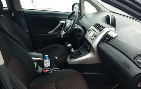 Toyota Verso I, 2010 год, 720 000 рублей, 14 фотография