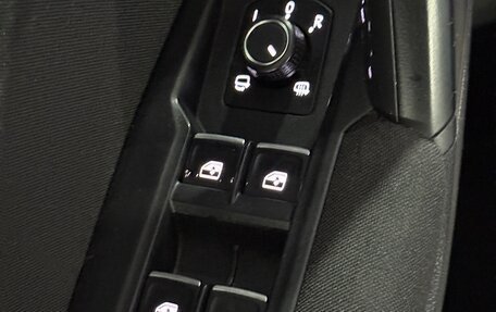 Volkswagen Tiguan II, 2018 год, 2 049 999 рублей, 17 фотография