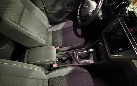 Volkswagen Tiguan II, 2018 год, 2 049 999 рублей, 14 фотография