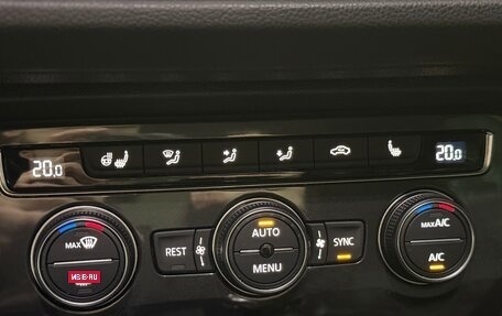 Volkswagen Tiguan II, 2018 год, 2 049 999 рублей, 18 фотография