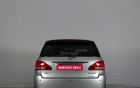 Toyota Ipsum II, 2003 год, 839 000 рублей, 4 фотография