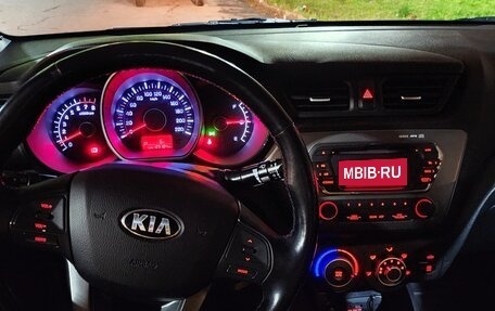 KIA Rio III рестайлинг, 2015 год, 910 000 рублей, 23 фотография