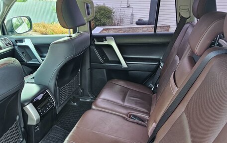 Toyota Land Cruiser Prado 150 рестайлинг 2, 2017 год, 5 200 000 рублей, 6 фотография