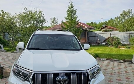Toyota Land Cruiser Prado 150 рестайлинг 2, 2017 год, 5 200 000 рублей, 3 фотография