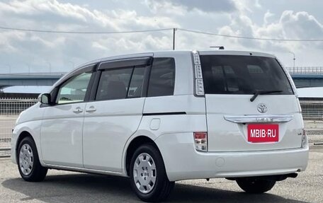 Toyota ISis I, 2013 год, 900 000 рублей, 4 фотография