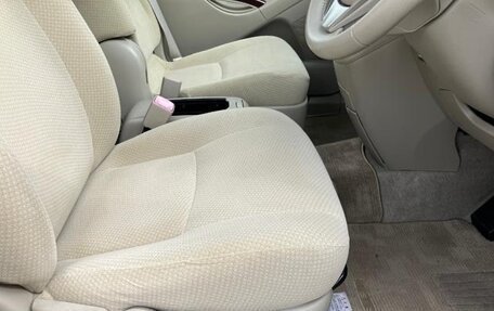 Toyota ISis I, 2013 год, 900 000 рублей, 10 фотография