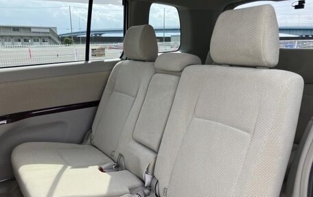 Toyota ISis I, 2013 год, 900 000 рублей, 13 фотография