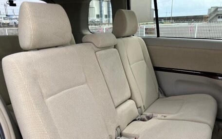 Toyota ISis I, 2013 год, 900 000 рублей, 12 фотография