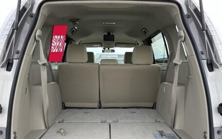 Toyota ISis I, 2013 год, 900 000 рублей, 22 фотография