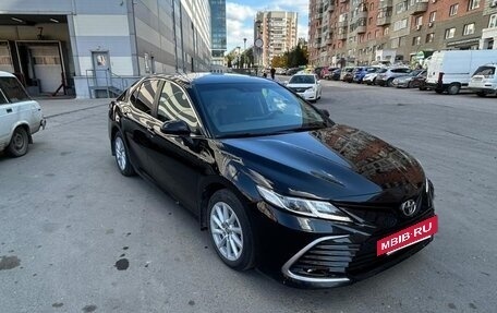 Toyota Camry, 2021 год, 2 850 000 рублей, 5 фотография