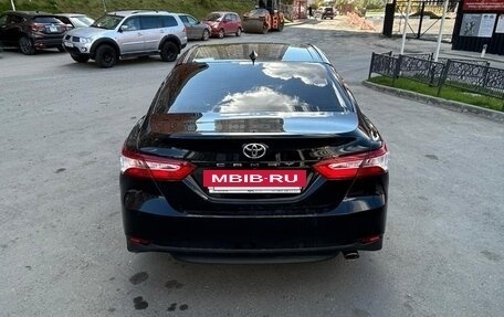 Toyota Camry, 2021 год, 2 850 000 рублей, 2 фотография