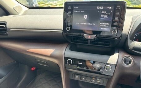 Toyota Yaris Cross, 2021 год, 1 565 000 рублей, 12 фотография