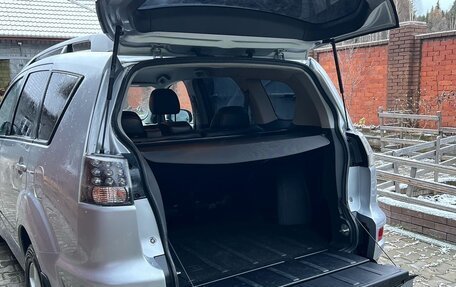 Mitsubishi Outlander III рестайлинг 3, 2011 год, 1 600 000 рублей, 9 фотография