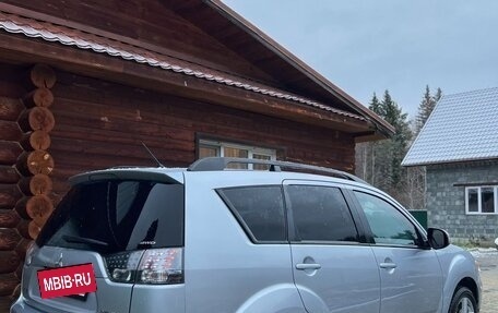 Mitsubishi Outlander III рестайлинг 3, 2011 год, 1 600 000 рублей, 3 фотография