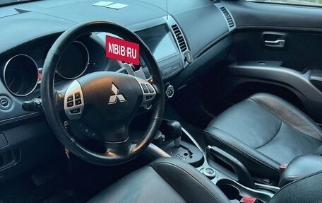 Mitsubishi Outlander III рестайлинг 3, 2011 год, 1 600 000 рублей, 7 фотография