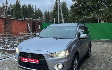 Mitsubishi Outlander III рестайлинг 3, 2011 год, 1 600 000 рублей, 1 фотография