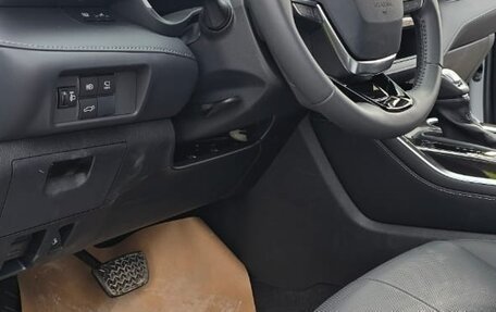 Toyota Highlander, 2025 год, 5 650 000 рублей, 6 фотография