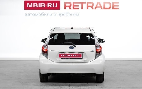 Toyota Aqua I, 2014 год, 916 000 рублей, 6 фотография