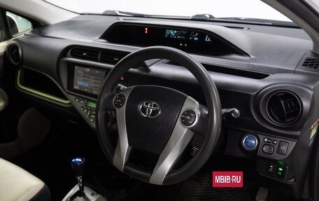 Toyota Aqua I, 2014 год, 916 000 рублей, 9 фотография