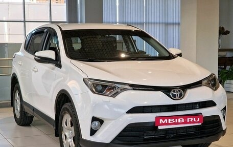 Toyota RAV4, 2018 год, 1 890 000 рублей, 3 фотография