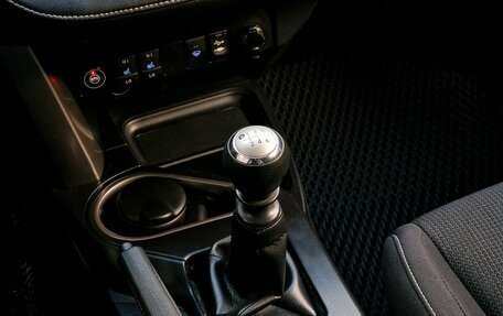 Toyota RAV4, 2018 год, 1 890 000 рублей, 15 фотография